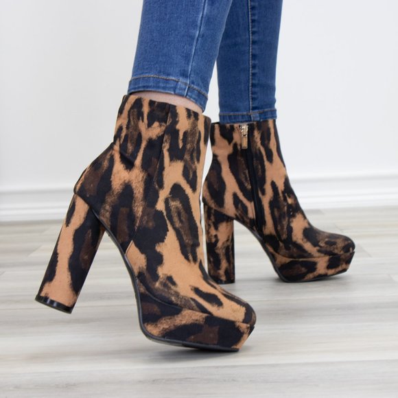 Leopard animal print platform ankle booties - Picture 5 of 11